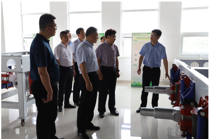 美晨工業(yè)集團(tuán)面臨著新形勢(shì)和新要求，他們表示將以嶄新的姿態(tài)和動(dòng)力，凝心聚力、攻堅(jiān)克難。他們秉持著"服務(wù)客戶、創(chuàng)造價(jià)值"的理念，夯實(shí)產(chǎn)業(yè)發(fā)展基石，堅(jiān)定地錨定戰(zhàn)略發(fā)展目標(biāo)，以實(shí)現(xiàn)企業(yè)的高質(zhì)量快速發(fā)展。