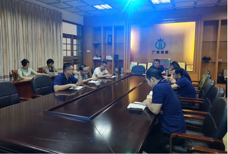 茂名分公司和陽江分公司也分別召開了“安全生產(chǎn)月”活動宣傳動員會。茂名分公司在6月5日邀請了高州市消防宣傳講師開展了消防安全培訓(xùn)。陽江分公司在同一天觀看了一系列安全教育警示片，包括《請為自己負(fù)責(zé)》、《請把安全放心上》、《安全的聲音》和《十大典型違章作業(yè)慘烈瞬間》。