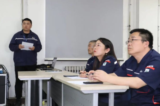 據(jù)了解，每一位選手的演講都像一堂生動的安全教育課，展示了廣大員工積極參與安全生產(chǎn)的熱情，為公司營造了“人人講安全，個個會應急”的濃厚氛圍。評委們認真聆聽了每位選手的演講，對演講內(nèi)容、語言表達和形象風度等多個方面進行了綜合評判和打分。