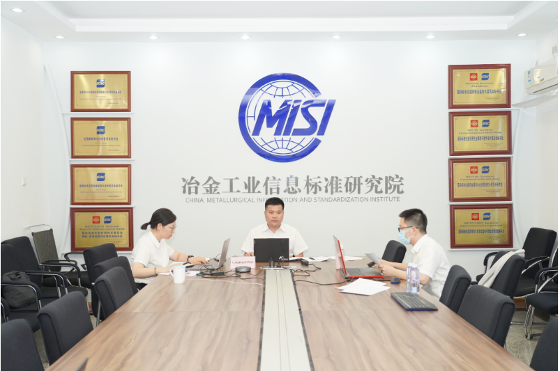 其中包括山東大業(yè)股份有限公司總經(jīng)理助理潘雷、胎圈技術部部長竇衍君以及海外事業(yè)部副部長張玉龍。