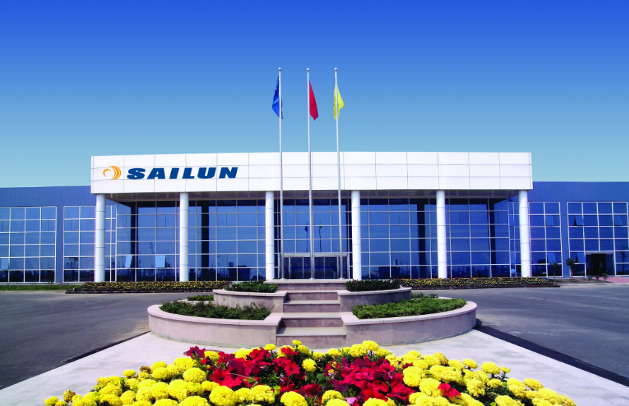 劉燕華女士表示，強大的產(chǎn)品力是品牌力的前提。賽輪集團正在構(gòu)建與其產(chǎn)品力相匹配的品牌力，希望能夠讓更多的車主早日體驗到液體黃金輪胎所帶來的高科技價值。這一發(fā)展必將改變整個輪胎行業(yè)的格局，并帶來更多的社會價值!