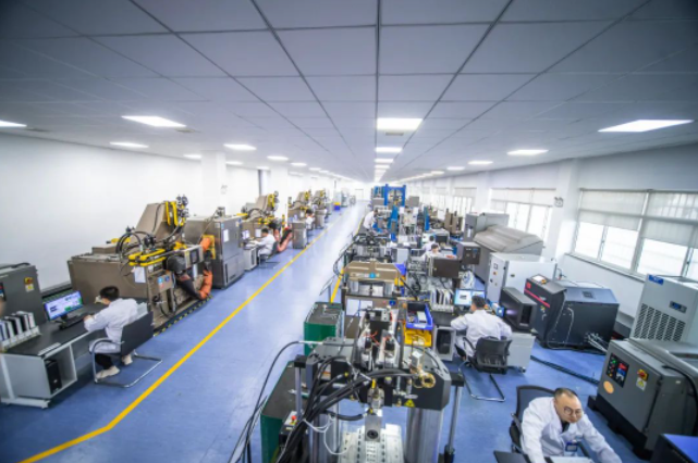 寧波市政協(xié)副主席陳仲朝于6月27日下午蒞臨建新趙氏科技有限公司進行走訪和考察，為寧波市政協(xié)委員企業(yè)發(fā)展情況提供支持。陪同他的還有市政協(xié)副秘書長馬春騏、寧?？h政協(xié)主席葉秀高、副主席鄔汝躍、秘書長項漢明等。這次調(diào)研的重點是了解建新的企業(yè)發(fā)展?fàn)顩r，并傾聽企業(yè)的需求，以進一步增強企業(yè)信心和推動發(fā)展。