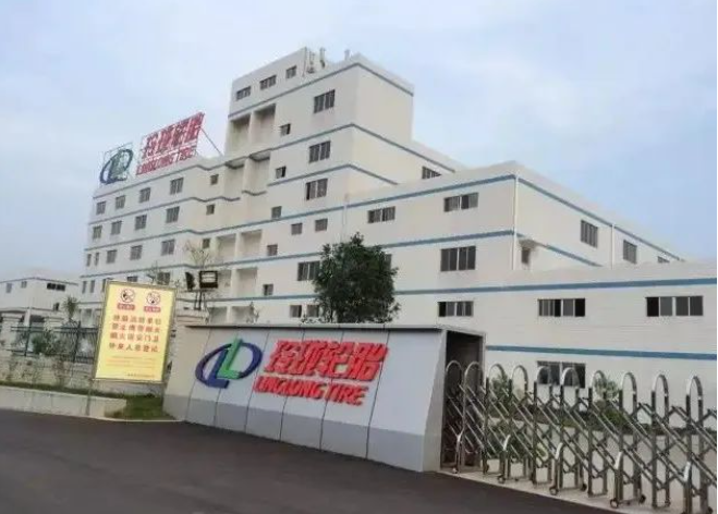 作為廣西第一家高端輪胎制造企業(yè)，廣西玲瓏目前擁有80項知識產(chǎn)權(quán)，其中包括3項發(fā)明專利、72項實用新型專利和5項軟件著作權(quán)。在廣西輪胎制造行業(yè)，廣西玲瓏憑借眾多知識產(chǎn)權(quán)的數(shù)量位居榜首。