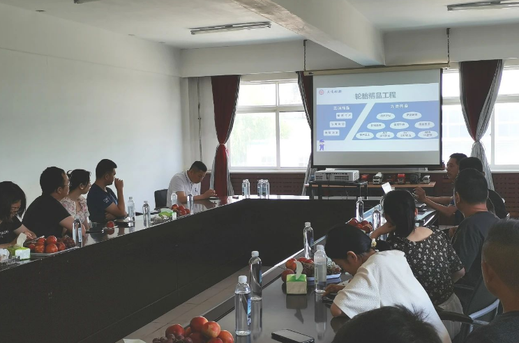 多年以來，大連輪胎公司憑借著高投入的技術研發(fā)和深厚的技術積累，以及科學健全的管理體系和人才儲備，成功打造出了一條高效協(xié)同、科學環(huán)保的經(jīng)營鏈條。他們所生產(chǎn)的產(chǎn)品不僅滿足市場需求，而且經(jīng)得起市場的考驗。