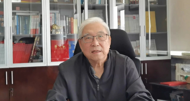 在論壇上，兩位中國工程院院士分別發(fā)來視頻致辭，給輪胎界的工程技術(shù)人員寄予了深情的祝福。