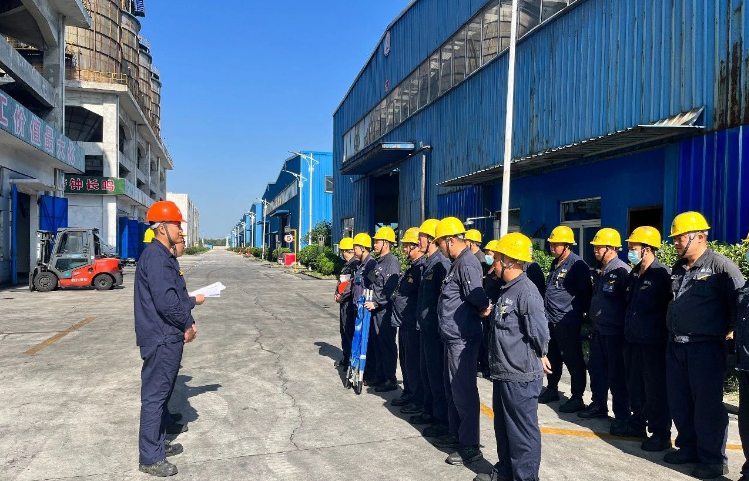 濟寧黑貓成功舉行了一場機械傷害事故現(xiàn)場處置應(yīng)急演練，旨在提升員工的安全防護意識和自我保護能力，加強應(yīng)對突發(fā)機械傷害事故的處置能力，從而有效減少事故損失并提升企業(yè)的應(yīng)急救援水平。