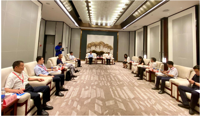 山東省貿促會林源副會長應邀參加了第二十屆青島國際輪胎暨車輪展覽會。在展會期間，山東省貿促會組織了一場橡膠輪胎企業(yè)國際化經營專題座談會，與會者深入調研了企業(yè)國際化經營現狀及面臨的難點堵點，共同探討如何助力山東省輪胎企業(yè)"走出去"。