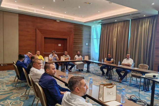 阿爾及利亞，位于非洲西北部，是非洲面積最大的國(guó)家之一，同時(shí)也是該地區(qū)的第四大經(jīng)濟(jì)體。作為非洲輪胎貿(mào)易和消費(fèi)的重要國(guó)家，三角輪胎與當(dāng)?shù)睾献骰锇槎嗄陙肀３种芮械暮献麝P(guān)系，早已成為該地區(qū)輪胎市場(chǎng)上的成功品牌之一，其市場(chǎng)份額一直占據(jù)著顯著的地位。