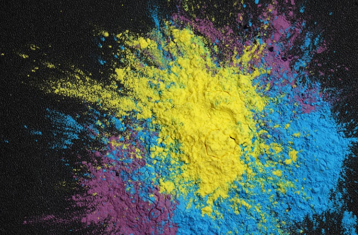 粉末涂料被稱為固體粉末狀合成樹脂涂料，與傳統(tǒng)的溶劑型和水性涂料有所不同，其分散介質主要是空氣。相較于溶劑型涂料，粉末涂料具備生態(tài)友好、利用率高、生產效率高、涂裝成本低、涂層性能優(yōu)異等優(yōu)勢，因此越來越受到企業(yè)的青睞。