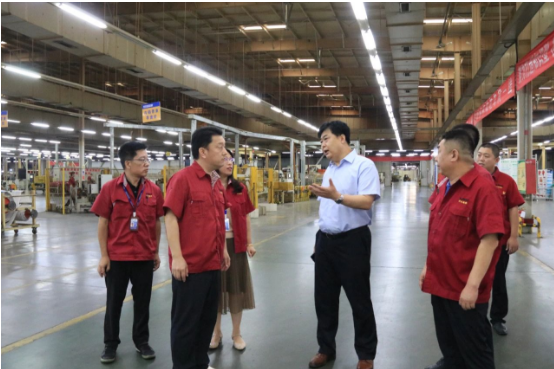 萬達(dá)集團(tuán)黨委書記到萬達(dá)寶通輪胎調(diào)研指導(dǎo)