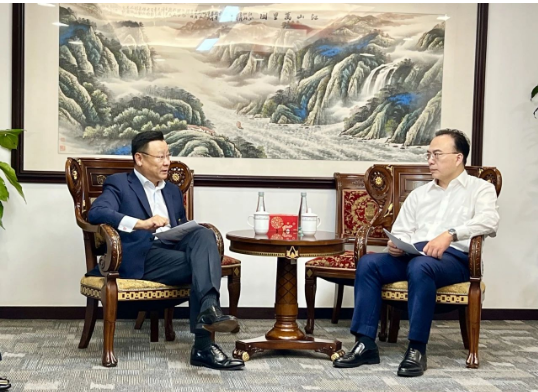 卡博特公司執(zhí)行副總裁、高性能材料業(yè)務(wù)總裁、亞太區(qū)總裁朱戟等一行于 8月29日拜會了上海市商務(wù)委主任朱民等有關(guān)領(lǐng)導(dǎo)，就未來的投資計劃、綠色低碳發(fā)展以及外資政策等問題進行了深入探討。