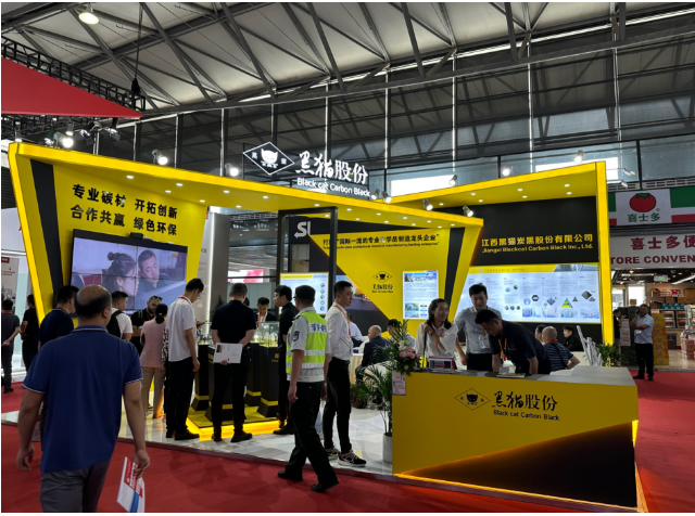 總之，RubberTechChina 2023展覽會(huì)為橡膠行業(yè)企業(yè)提供了一個(gè)展示創(chuàng)新和發(fā)展的舞臺(tái)，而黑貓股份作為炭黑行業(yè)的領(lǐng)軍企業(yè)，通過參展和產(chǎn)品展示，向全球展示了其雄心壯志和未來(lái)發(fā)展的愿景。