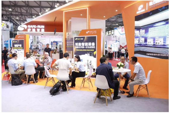 第二十一屆中國國際橡膠技術展覽會在上海浦東會展中心圓滿落幕。本次展會上，薩馳智能攜手高端智能輪胎裝備、核心智能物流裝備，以及胎胚物流、成品物流等智能產(chǎn)線和智慧工廠一站式物流解決方案亮相，吸引了眾多參展嘉賓的關注。