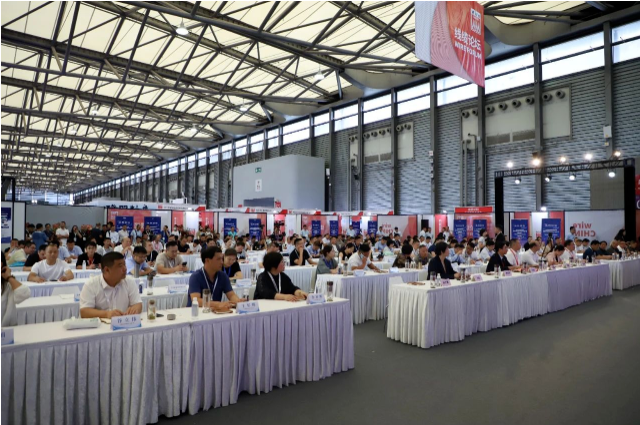 中國國際線纜及線材展覽會(huì)在上海新國際博覽中心隆重舉行，成為了電線電纜行業(yè)的一次盛大盛會(huì)。與此同時(shí)，寧晉縣舉辦了寧晉縣電線電纜產(chǎn)業(yè)集群推介會(huì)暨寧晉縣2023年“質(zhì)量月”活動(dòng)啟動(dòng)儀式?？h委副書記、代縣長孔軍峰致辭并對(duì)寧晉縣電線電纜產(chǎn)業(yè)進(jìn)行了推介。