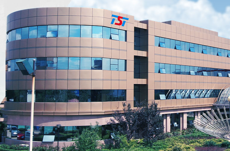 天津賽象科技股份有限公司發(fā)布2023年上半年的業(yè)績報(bào)告，根據(jù)報(bào)告，賽象科技上半年實(shí)現(xiàn)營收達(dá)到3.24億元，同比增長高達(dá)73.36%，這一成績主要?dú)w因于訂單量的顯著增加，使其達(dá)到了收入確認(rèn)標(biāo)準(zhǔn)。與此同時(shí)，歸母凈利潤達(dá)到了5571.45萬元，同比增長幅度達(dá)到了198.55%，基本每股收益也達(dá)到了0.10元。