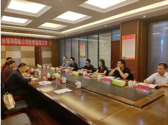 各調(diào)研企業(yè)匯報了近三年(2020-2022)以及今年1-8月份的生產(chǎn)經(jīng)營情況，同時也分享了外貿(mào)出口過程中遇到的各種困難。值得一提的是，行業(yè)內(nèi)普遍存在的問題包括外匯管制、美元短缺導(dǎo)致客戶付款延遲，對整體業(yè)務(wù)運營造成影響，同時也面臨著用工難、原材料價格波動較大以及一些國家和地區(qū)認證成本上漲的挑戰(zhàn)。