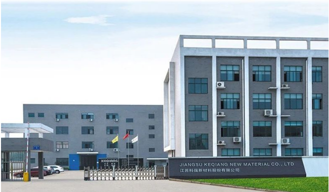 科強股份此次發(fā)行股票，計劃募集資金1.88億元，而若超額配售選擇權全額行使，募集資金將達到2.17億元。這筆資金將主要用于支持“高性能阻燃棚布及密封材料生產項目”和“廠區(qū)智能化升級改造項目”的發(fā)展。