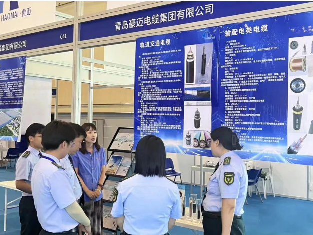 在開幕式上，青島市政府副秘書長王東翔宣布了首批“青島優(yōu)品”名單，其中涵蓋了全市24條關(guān)鍵產(chǎn)業(yè)鏈，共有92家企業(yè)和100個項目脫穎而出。令人自豪的是，豪邁電纜集團以其高品質(zhì)產(chǎn)品和廣泛認(rèn)可的品牌優(yōu)勢成功入選“青島優(yōu)品”名單之列。