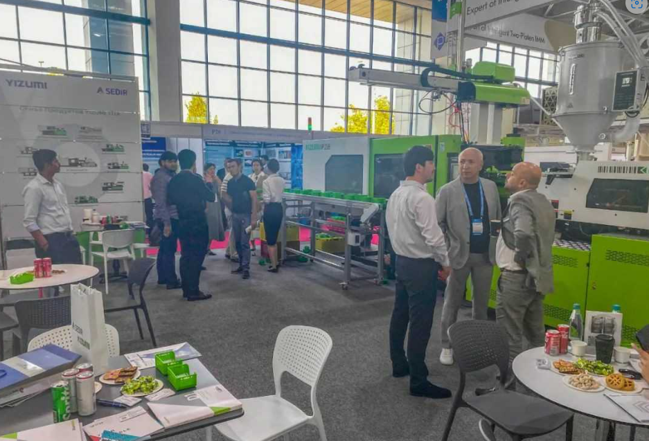 烏茲別克斯坦橡膠塑料展一直被視為中亞地區(qū)的重要專業(yè)展會，吸引了全球行業(yè)專家和領(lǐng)先技術(shù)裝備的齊聚。伊之密此次參展旨在進(jìn)一步鞏固在烏茲別克斯坦市場的立足之地，并展示了其對中亞市場的長遠(yuǎn)戰(zhàn)略布局。