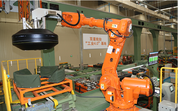 在近年來，雙星集團不斷推動社會信用體系建設(shè)，以質(zhì)量信用建設(shè)為主線，積極探索誠信品牌建設(shè)的理念和模式。他們采取了多種措施，包括在技術(shù)創(chuàng)新、產(chǎn)品制造、服務(wù)轉(zhuǎn)型和品牌培育等全產(chǎn)業(yè)鏈過程中，建立了完善的質(zhì)量體系和流程機制。此外，他們提出了“開發(fā)用戶資源而不僅是開發(fā)產(chǎn)品”的開發(fā)理念，24小時開通4000176666服務(wù)熱線，為用戶提供零延誤服務(wù)，還推出了一系列顛覆性創(chuàng)新產(chǎn)品，如“稀土金”輪胎、“全防爆”安全輪胎、“增力輪”等。