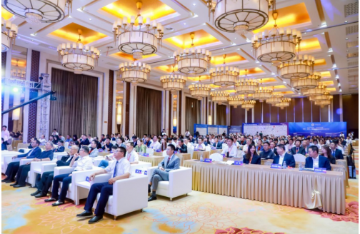 貴州輪胎在第六屆中國(guó)經(jīng)濟(jì)大會(huì)斬獲三項(xiàng)大獎(jiǎng)