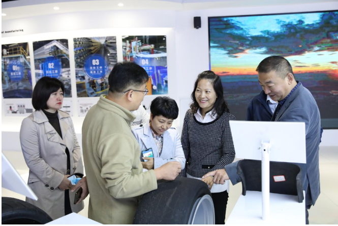 青島科技大學(xué)專家赴華盛橡膠實(shí)地調(diào)研