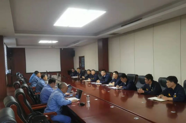 邯鄲黑貓?zhí)匮麌壹壈踩a專家團隊到公司指導