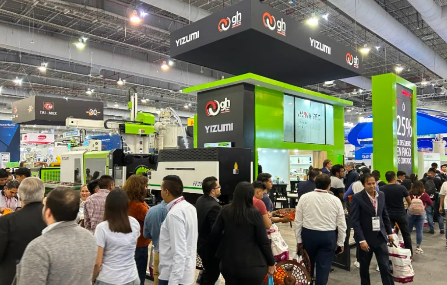 據(jù)了解，伊之密全電動(dòng)注塑機(jī)FF300采用模塊化設(shè)計(jì)理念，靈活組合鎖模部件和多種注射部件，注射速度可在160mm/s-500mm/s之間調(diào)整，注射和開合模位置精度控制在0.03mm，滿足客戶對(duì)注塑成型裝備高精度、高效率、高穩(wěn)定性以及自動(dòng)化的需求。