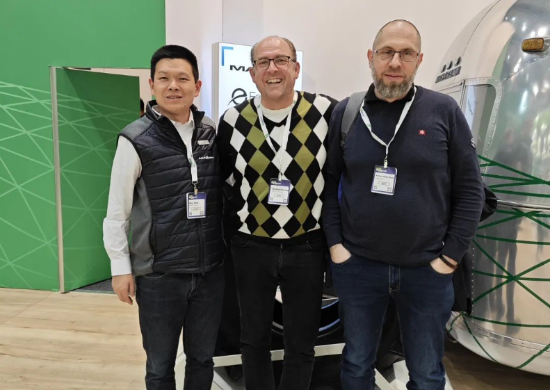 “通過(guò)長(zhǎng)期不懈的研發(fā)和創(chuàng)新，我們?cè)跐h諾威展出的最新邁馳系列輪胎為全球客戶(hù)提供了全新的輪胎解決方案和技術(shù)，以此助力未來(lái)農(nóng)業(yè)更高效、更可持續(xù)發(fā)展。我們將不斷通過(guò)優(yōu)質(zhì)的產(chǎn)品和服務(wù)來(lái)為全球農(nóng)業(yè)領(lǐng)域的客戶(hù)創(chuàng)造更高價(jià)值?！辟愝喖瘓F(tuán)邁馳品牌歐洲營(yíng)銷(xiāo)總監(jiān)Stephan Cimbal表示。